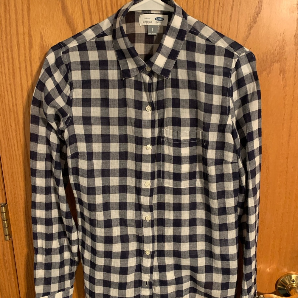 Long sleeve gingham button up